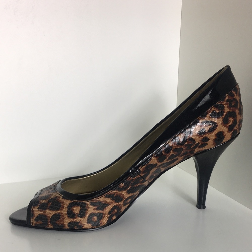 Heels - Picture 2 of 4